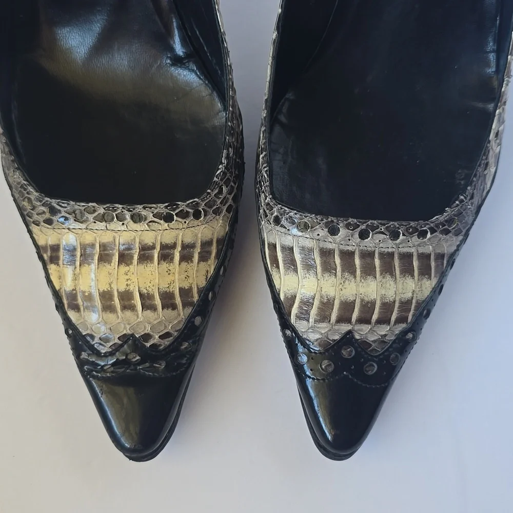 Manolo Blahnik Black Snakeskin Patent Leather Heels Pumps - Picture 5 of 16